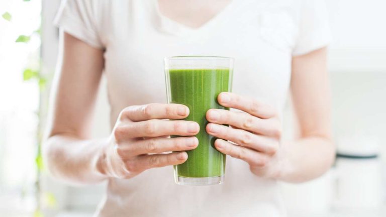 5 Cara Membuat Jus Detoks Hati Sendiri untuk Kesehatan Maksimal