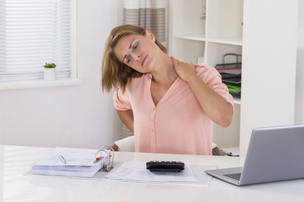 7 Tips Hindari Sakit Leher Buat Pekerja Kantoran 7 Tips Hindari Sakit Leher Buat Pekerja Kantoran