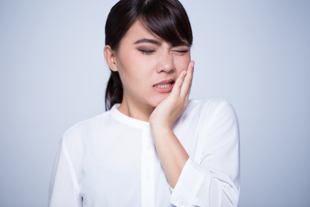 10 Tips Menghindari Rahang Tegang Saat Beraktivitas Berat