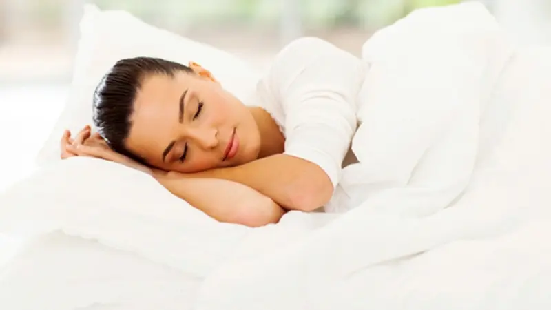 7 Posisi Tidur yang Baik untuk Menjaga Bentuk Dagu