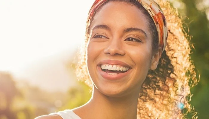 10 Tips Menjaga Kesehatan Bibir Saat Traveling