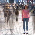 10 Cara Menghadapi Kecemasan Berulang di Tempat Umum