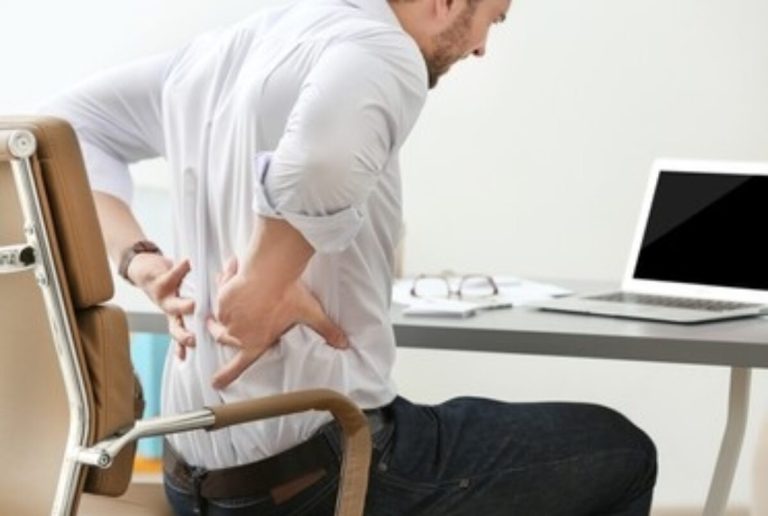 7 Cara Menjaga Kesehatan Tulang Belakang untuk Pekerja Kantoran