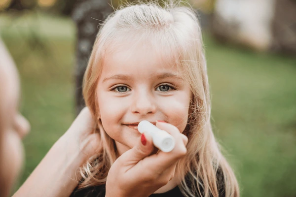 7 Tips Menjaga Kesehatan Bibir untuk Anak-Anak